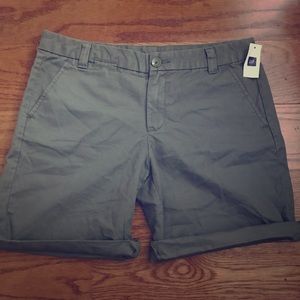 NWT GAP Boyfriend Roll Up Khaki Shorts sz 4
